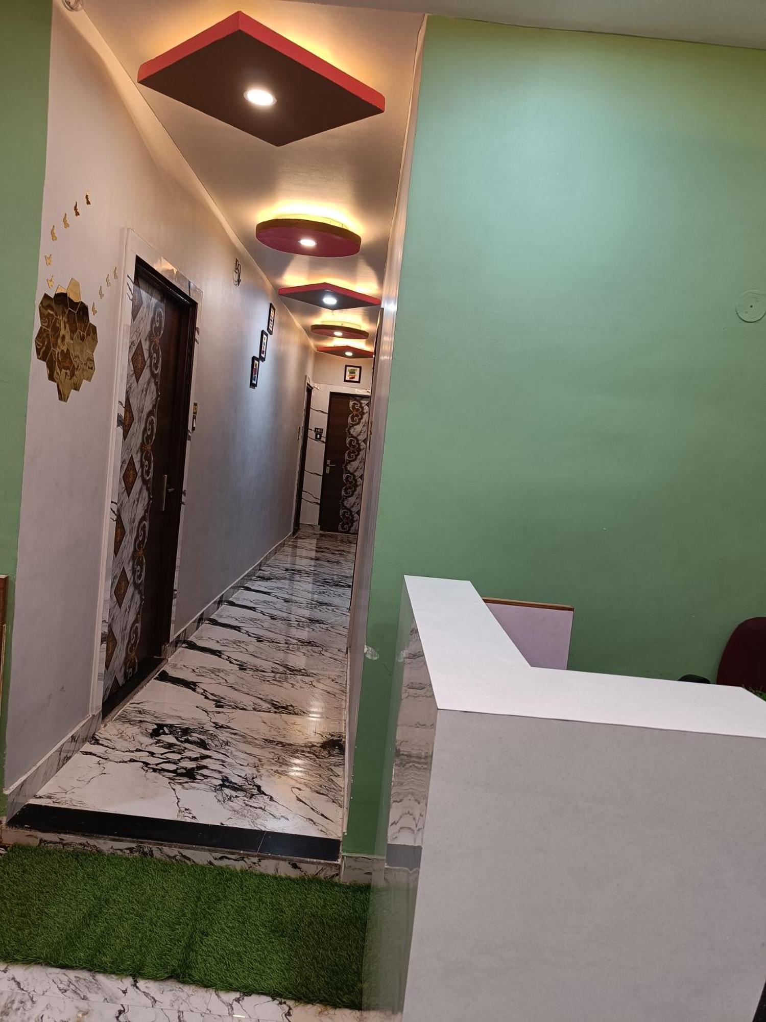 Pragya International Hotel Varanasi Exterior photo