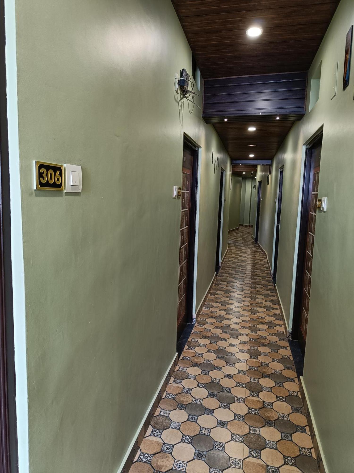 Pragya International Hotel Varanasi Exterior photo